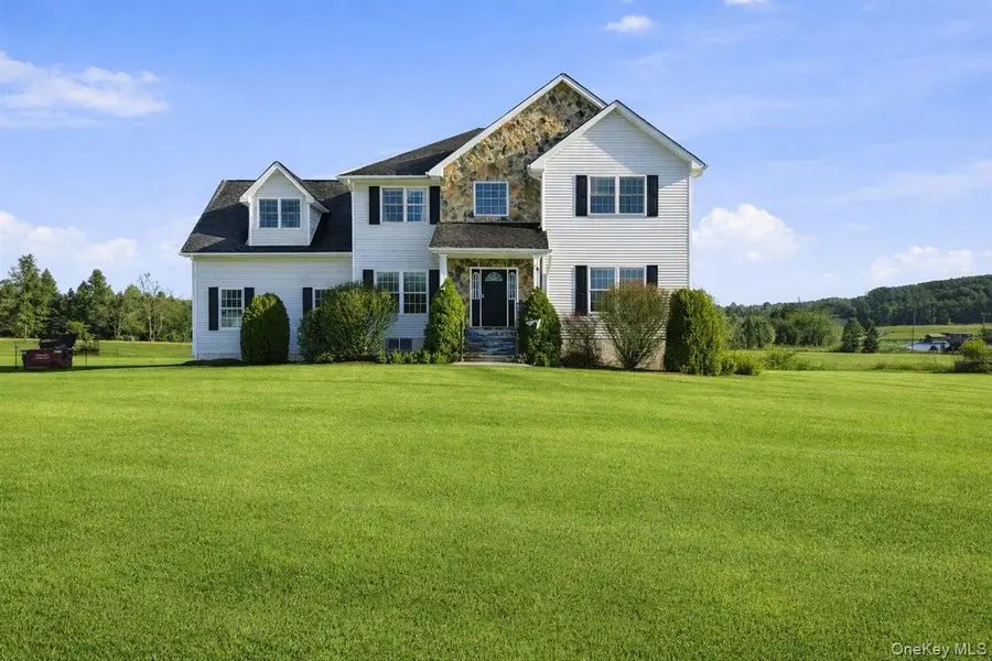 4 Picnic Woods RD, Clintondale, NY 12515