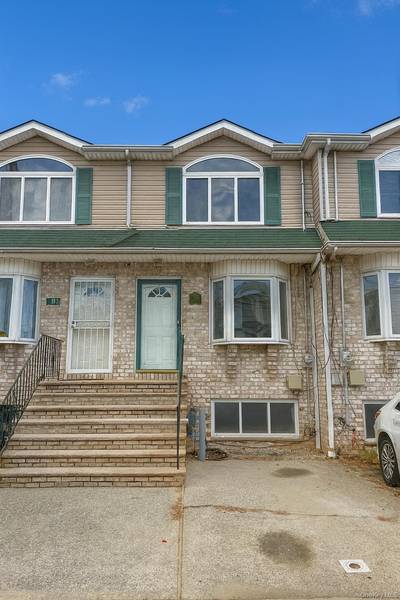 109 Lyceum CT, Staten Island, NY 10310