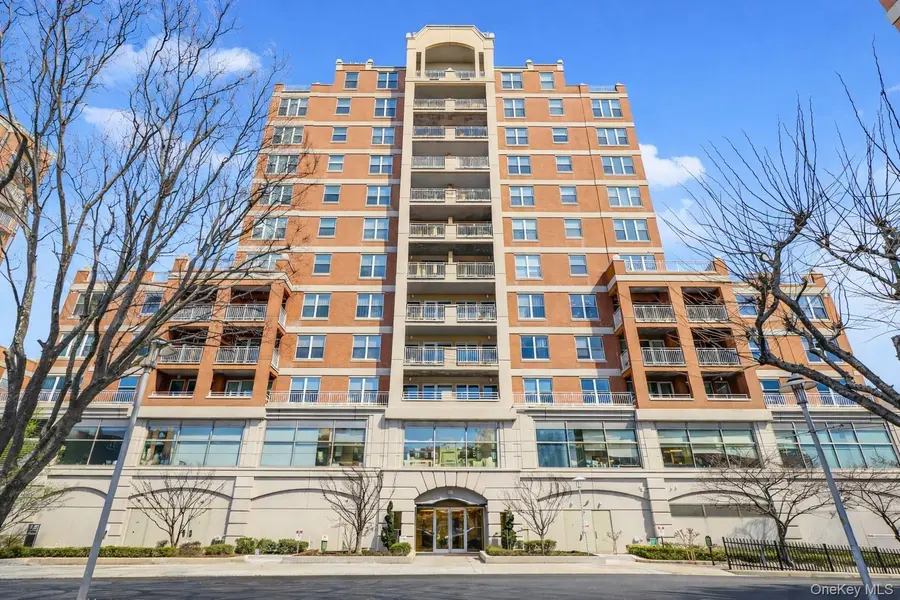 50 Oceana DR #3D, Brooklyn, NY 11235