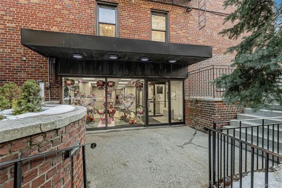 1725 Edison AVE #1F, Bronx, NY 10461
