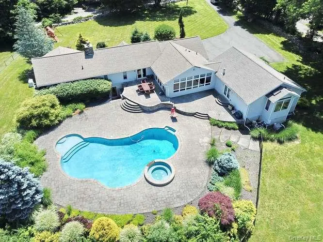 89 Spook Rock RD, Suffern, NY 10901