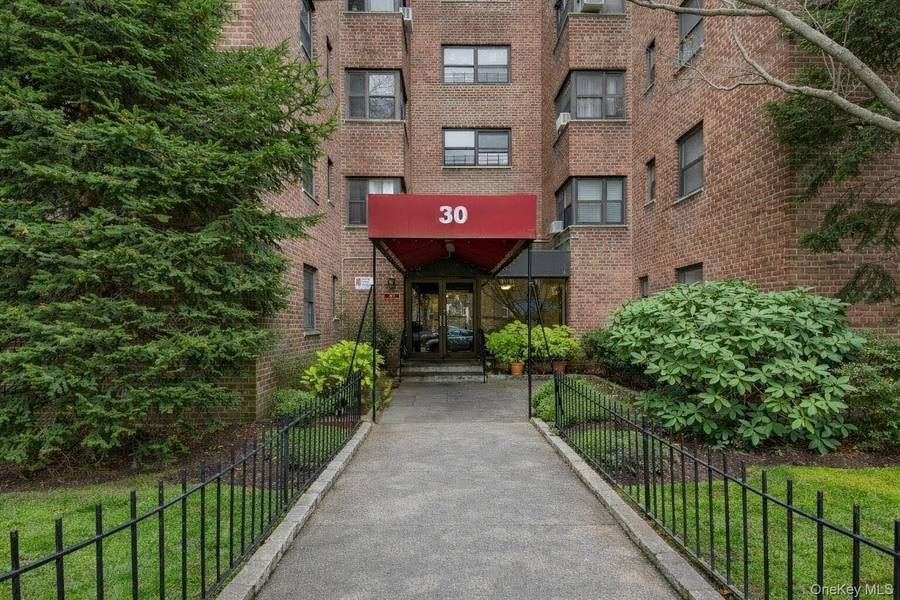 30 Fleetwood AVE #1B, Mount Vernon, NY 10552