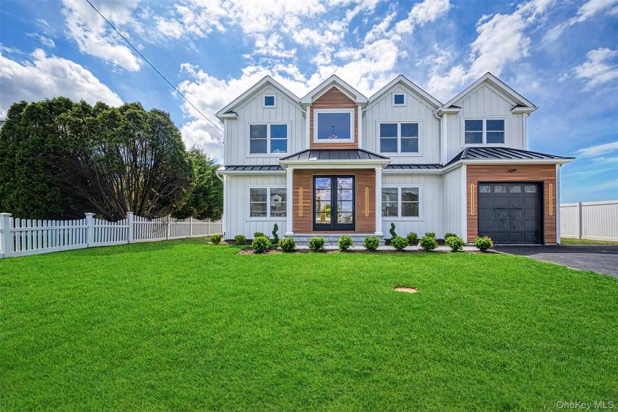238 North Pine ST, Massapequa, NY 11758