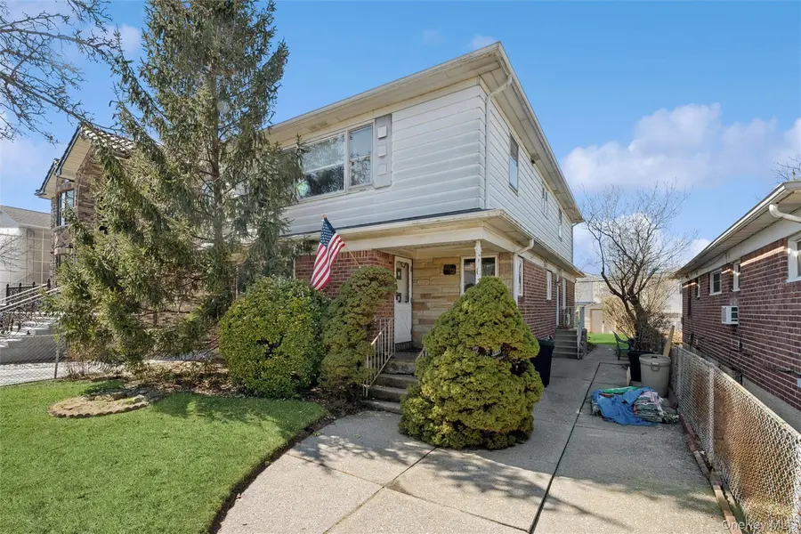 6912 Cloverdale BLVD, Oakland Gardens, NY 11364