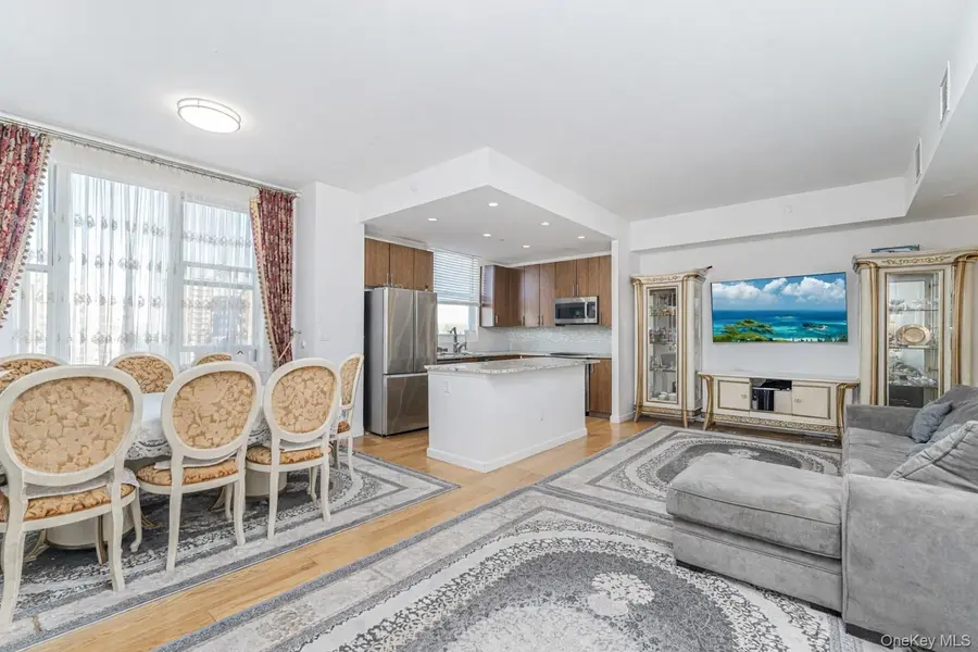 50 oceana DR #8D, Brooklyn, NY 11235