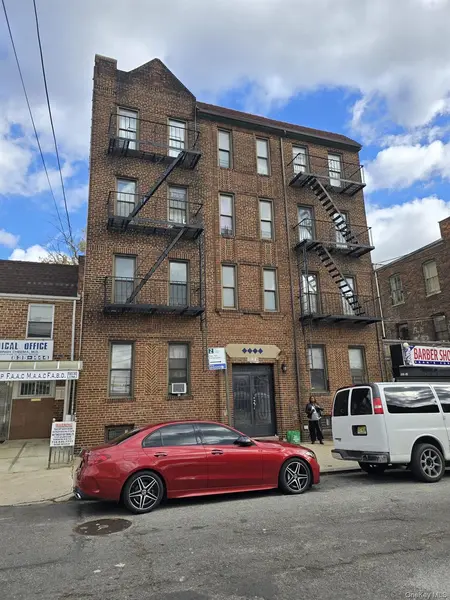 10327 114th ST, Richmond Hill, NY 11419