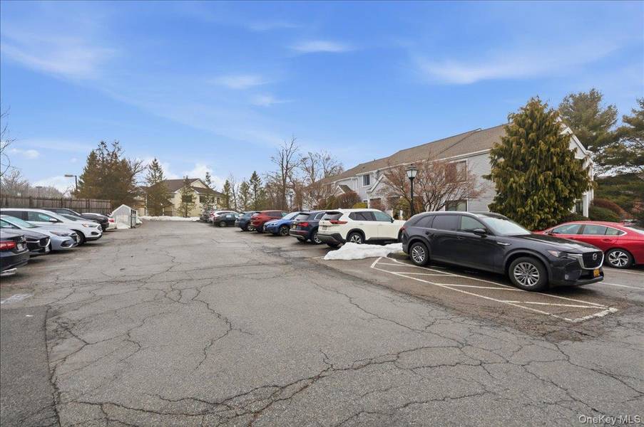 9 Country PL, Mohegan Lake, NY 10547