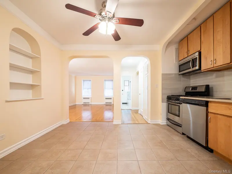 64-85 Saunders ST #A9, Rego Park, NY 11375