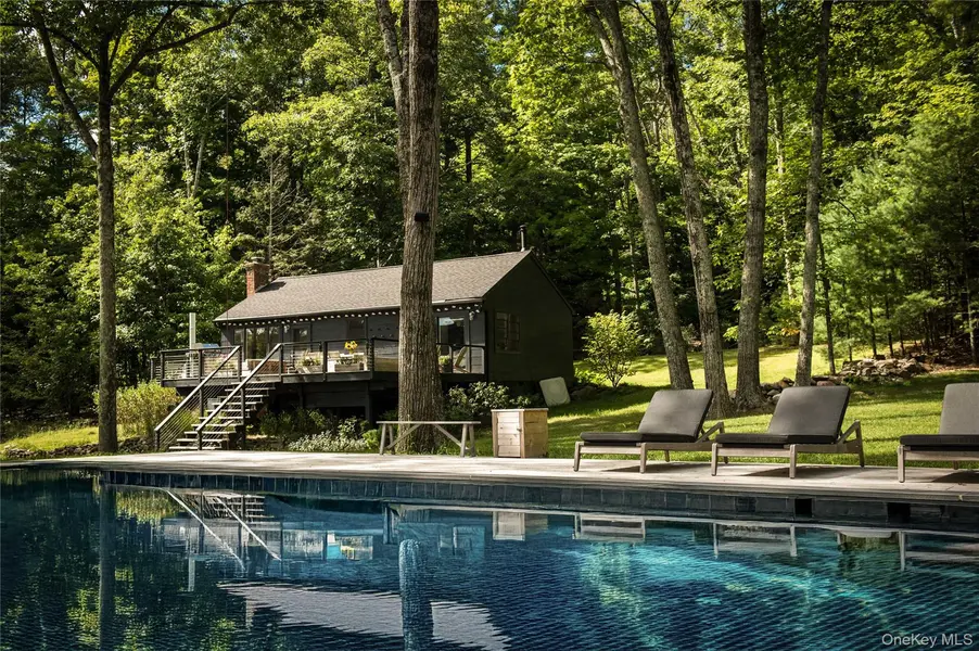 55 Nordic DR, Woodstock, NY 12498