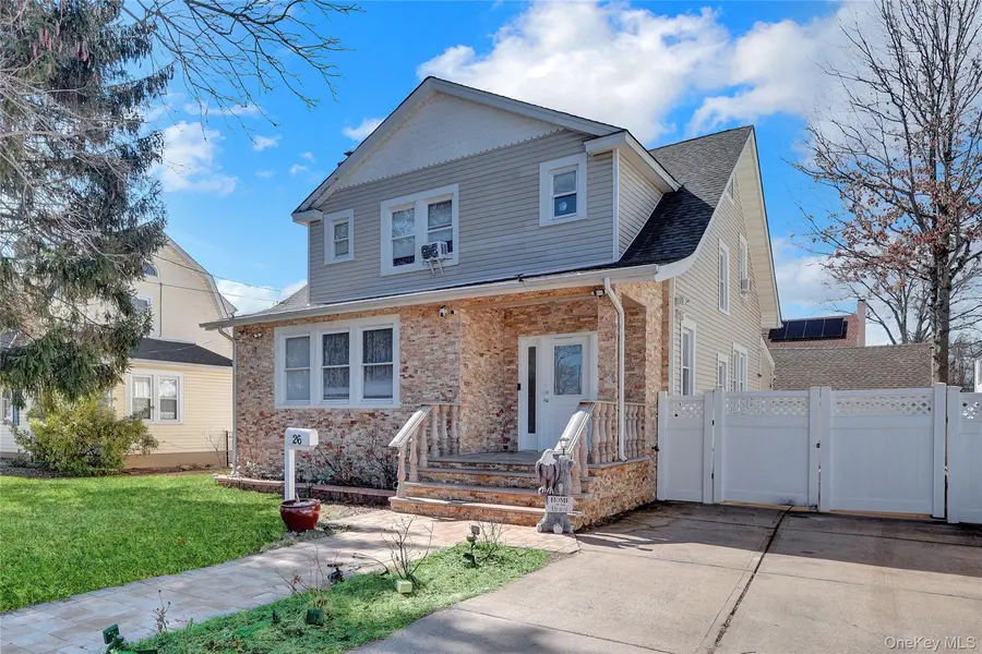 26 Hilbert ST, Hempstead, NY 11550
