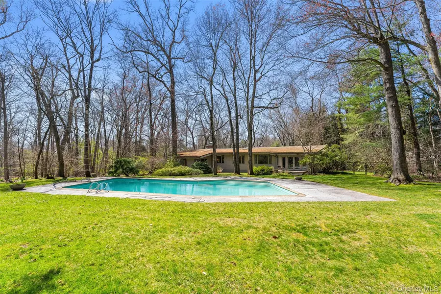 98 Cushman RD, Scarsdale, NY 10583