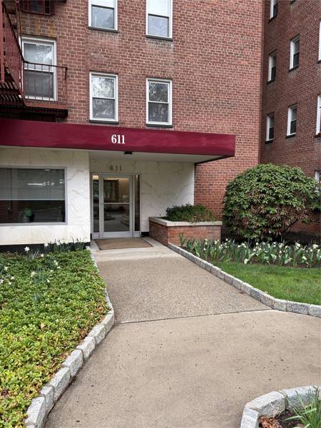 611 Palmer RD #20, Yonkers, NY 10701