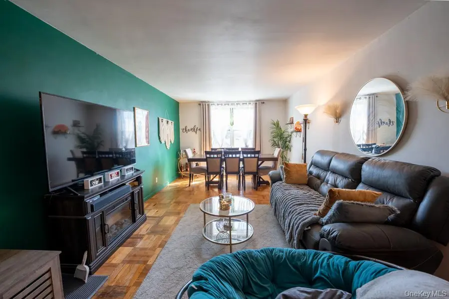 1304 Midland AVE #C25, Yonkers, NY 10704