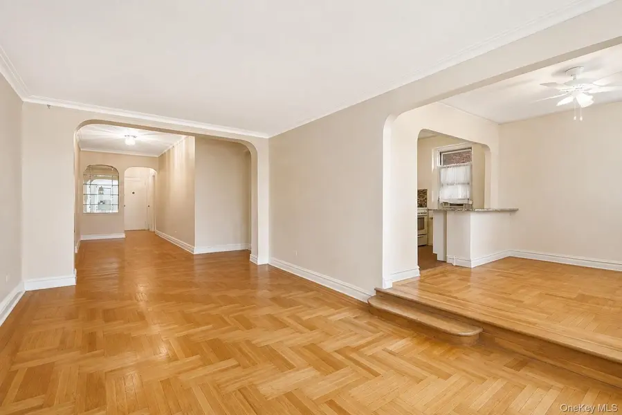 601 Pelham Pkwy #106, Bronx, NY 10467
