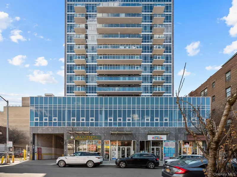4162 Bowne ST #5A, Flushing, NY 11355