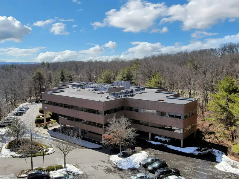 100 Dutch Hill RD #380, Orangeburg, NY 10962