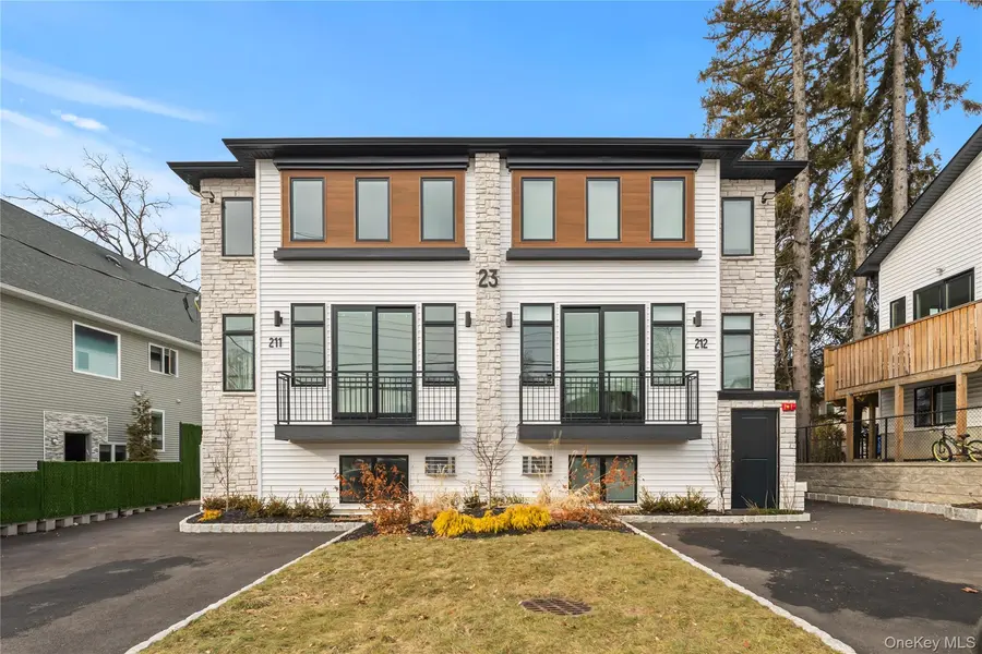 23 Singer AVE #211, Spring Valley, NY 10977