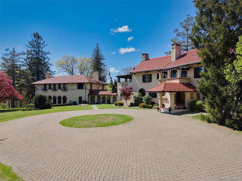 14 Castleton DR, Highland Mills, NY 10930