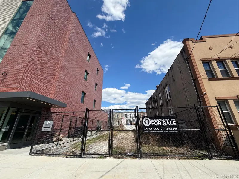 465 Cleveland ST, Brooklyn, NY 11208