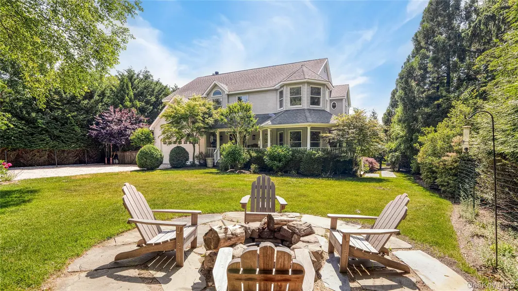 4 Glynn DR, Shelter Island, NY 11964