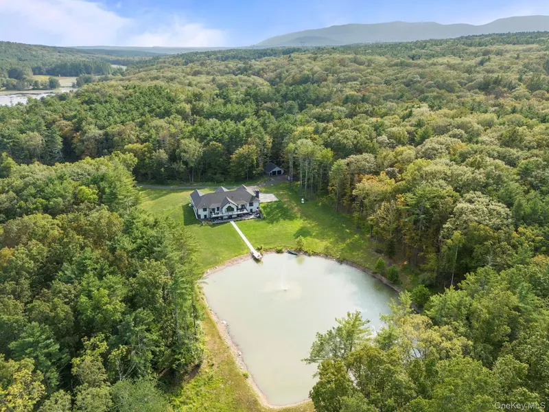 174 Webber RD, Coxsackie, NY 12051