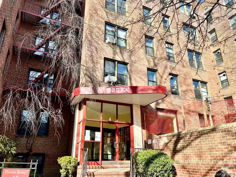 150-25 72ND RD #4C, Kew Garden Hills, NY 11367