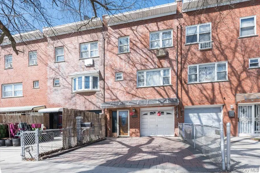 2515 Eastchester RD, Bronx, NY 10469
