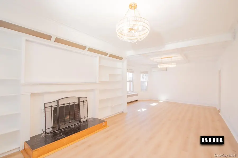 154 Beaumont ST, Brooklyn, NY 11235