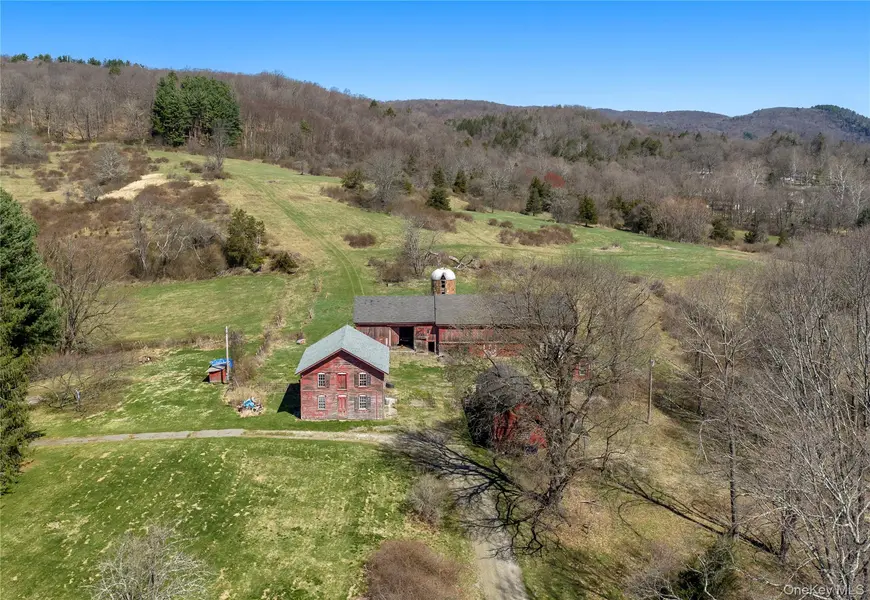 21-23 Tinker Town RD, Dover Plains, NY 12522
