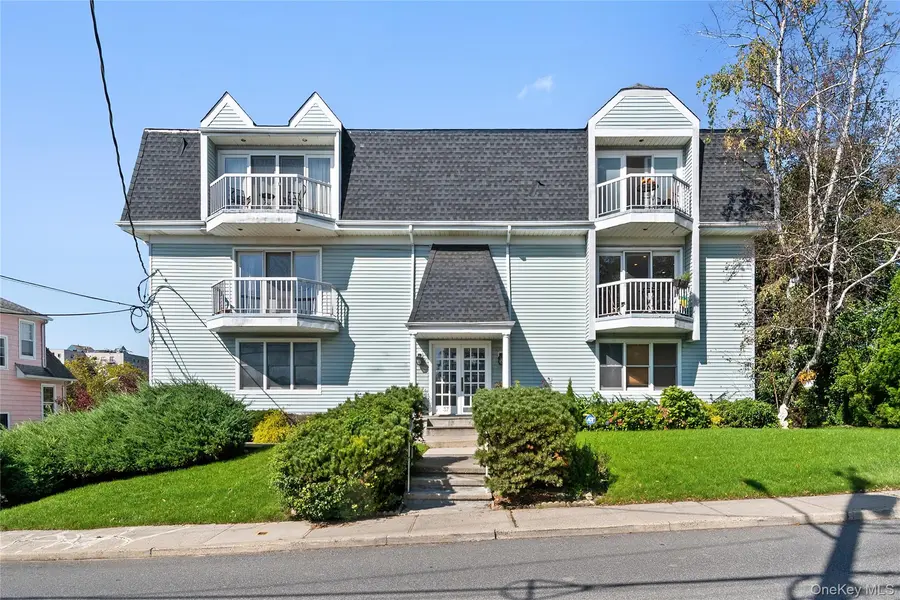 37 Harbor LN #2A, New Rochelle, NY 10805