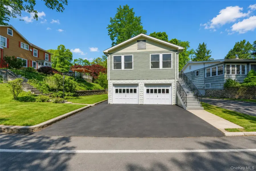 15 Dutch ST, Montrose, NY 10567