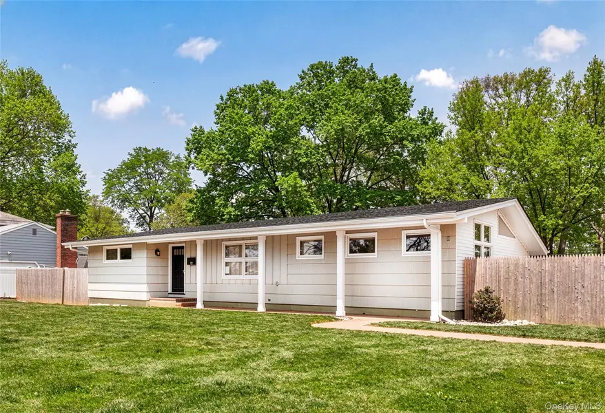 58 N Howells Point RD, Bellport Village, NY 11713
