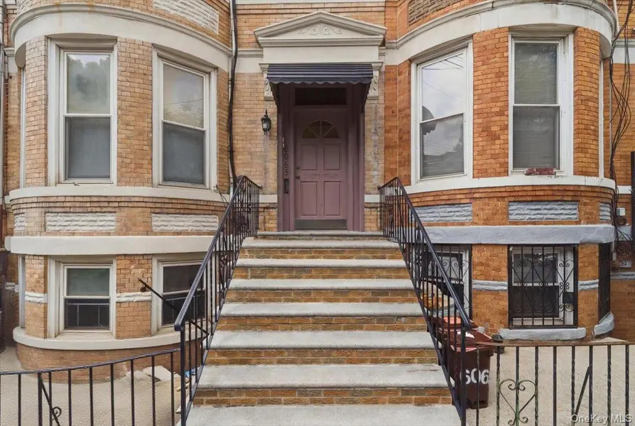 6063 Catalpa AVE, Ridgewood, NY 11385