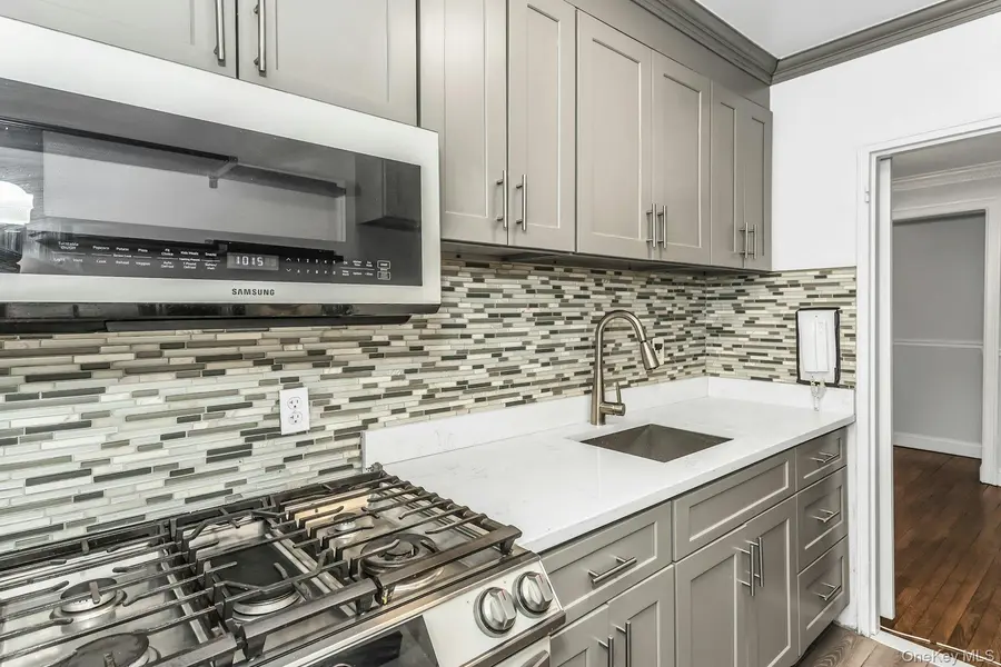 33-24 91st ST #5N, Jackson Heights, NY 11372