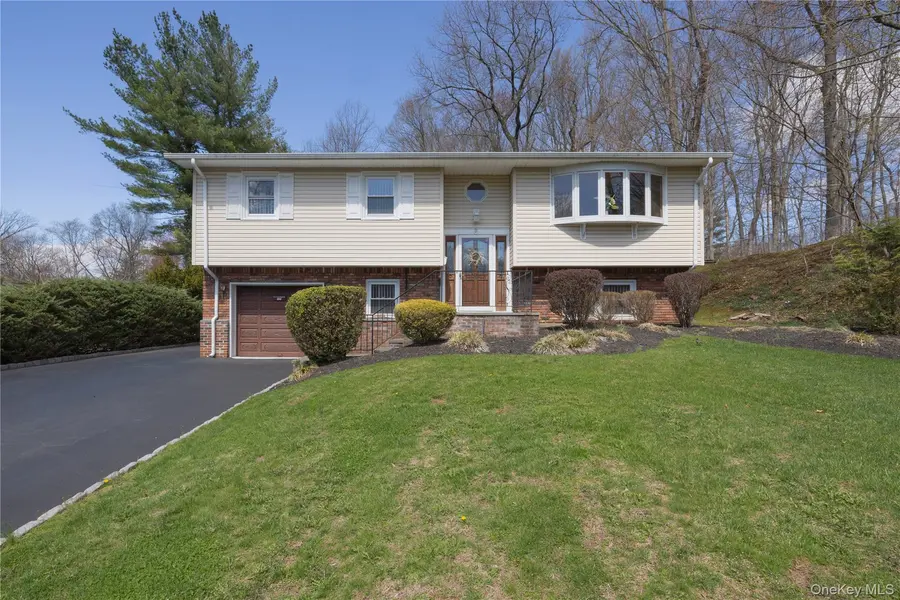 196 E Townline RD, West Nyack, NY 10994