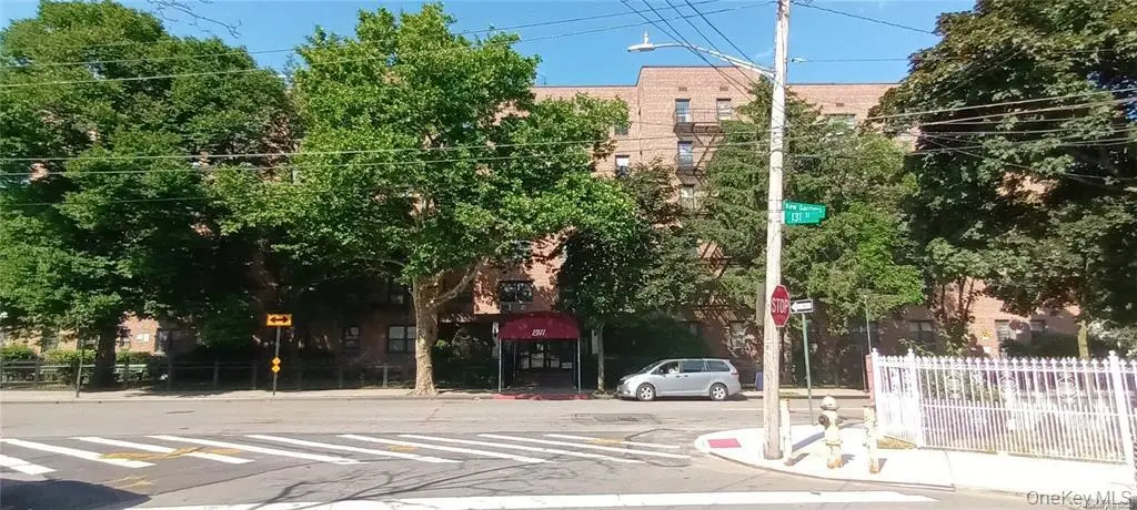 131-11 Kew Gardens #6N, Richmond Hill, NY 11418