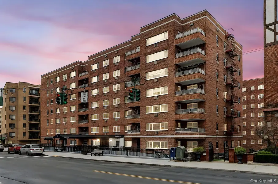 80 E Hartsdale AVE #101, Hartsdale, NY 10530