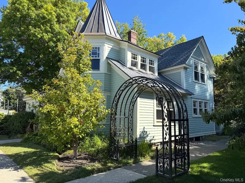 160 Church ST #1, Millbrook, NY 12545