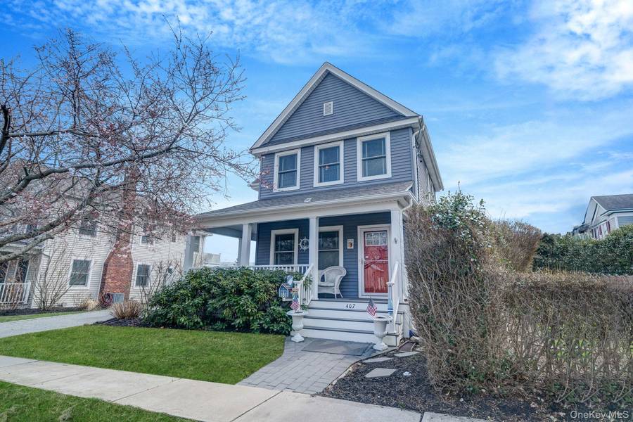 407 Wiggins ST, Greenport, NY 11944