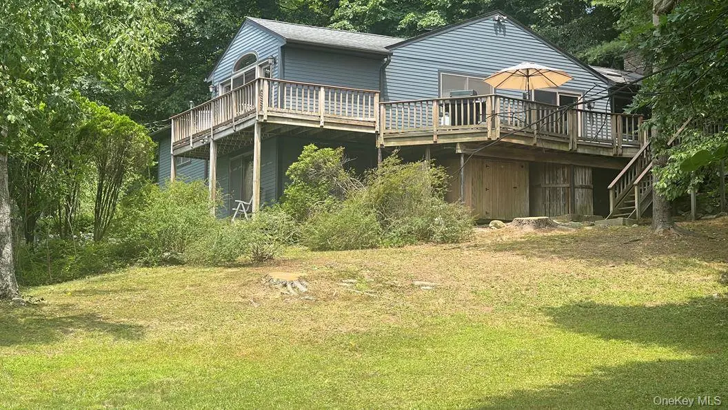 6 Tennis Court RD, Mahopac, NY 10541