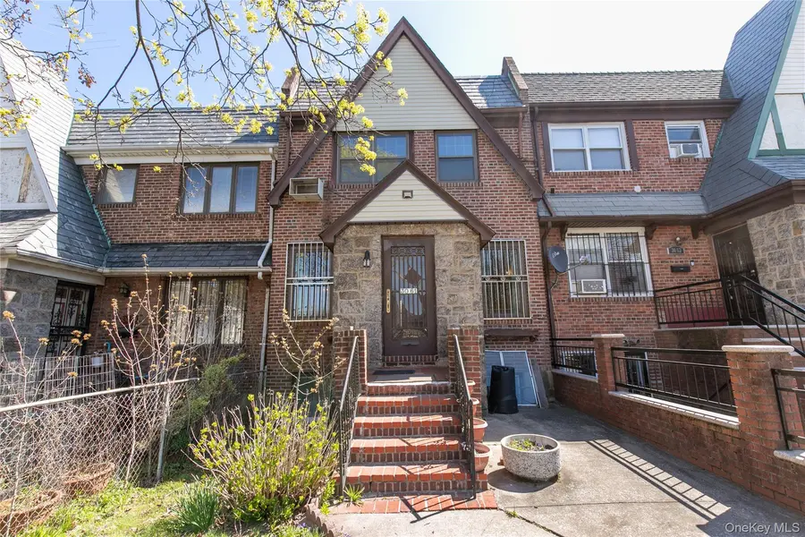30-61 88th ST, East Elmhurst, NY 11369