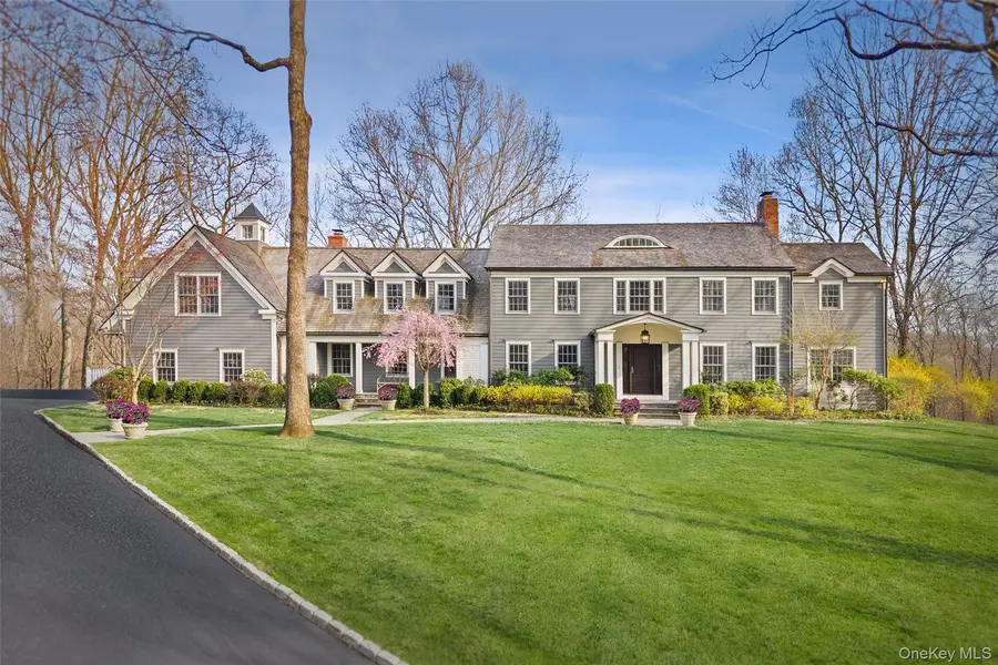 9 Deer Creek LN, Mount Kisco, NY 10549