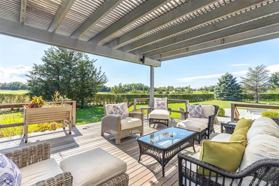 350 Laurel WAY, Laurel, NY 11948