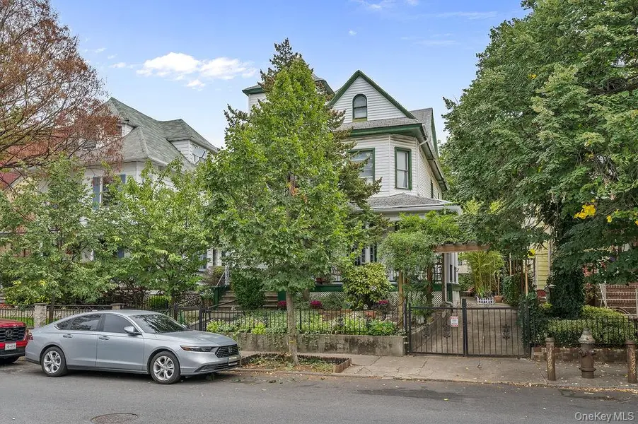 455 E 28th ST, Brooklyn, NY 11226