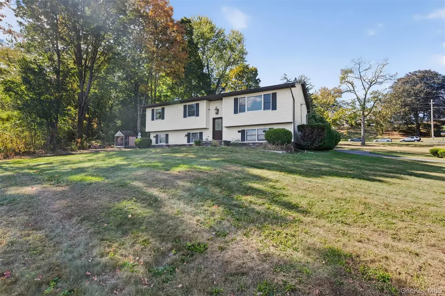 7 Mount Rose RD, Marlboro, NY 12542