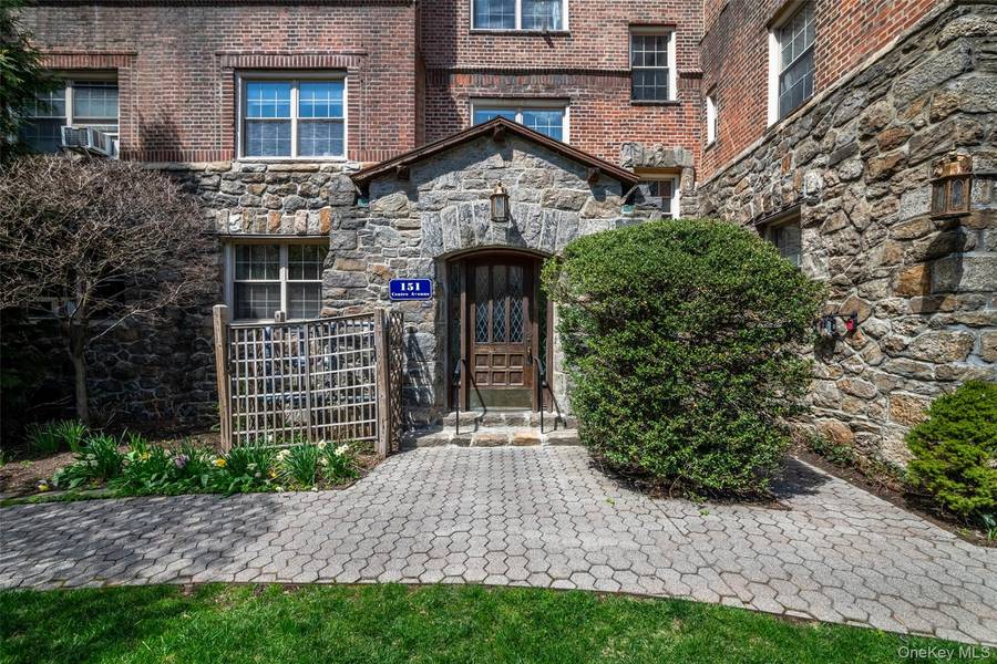151 Centre AVE #5B, New Rochelle, NY 10805