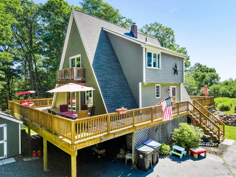 17 Hilltop AVE, Newburgh, NY 12550