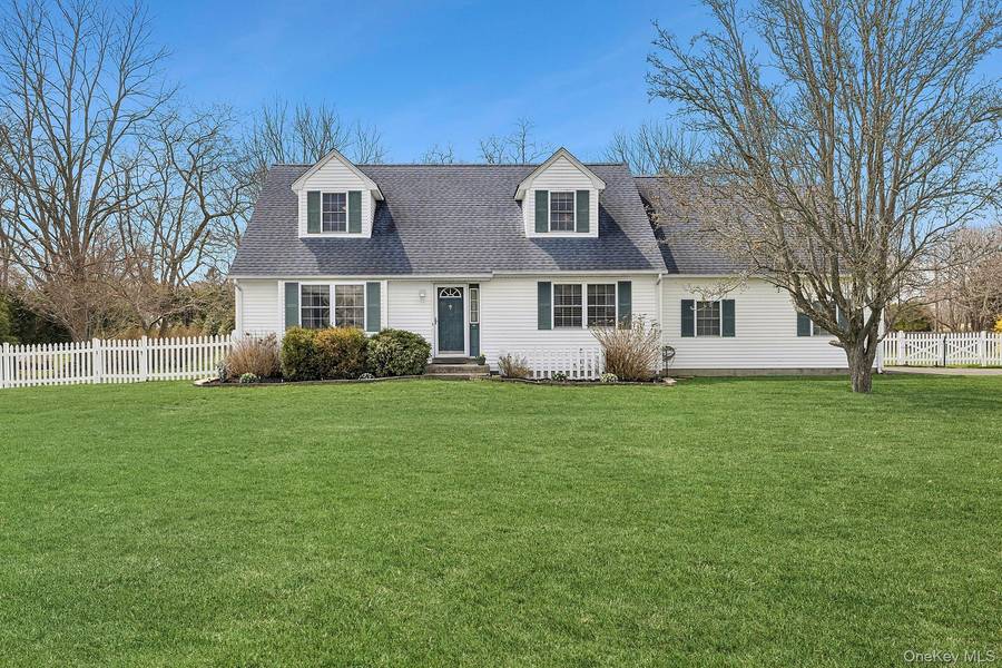 240 Lisa DR, Southold, NY 11971