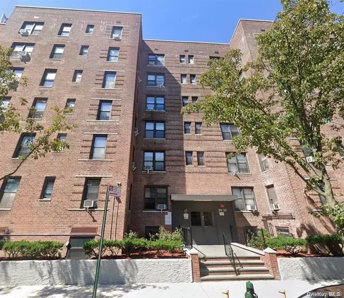 88-30 182nd ST #2G, Hollis, NY 11423