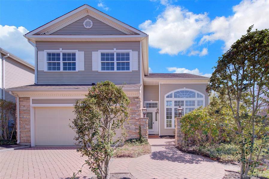 177 Hamlet DR, Mount Sinai, NY 11766